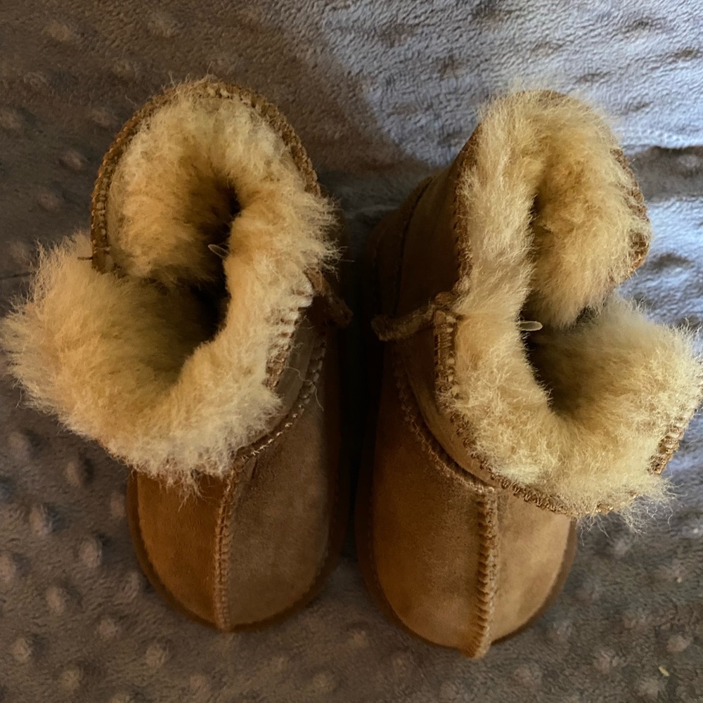 Overland 18-24 month sheepskin boots